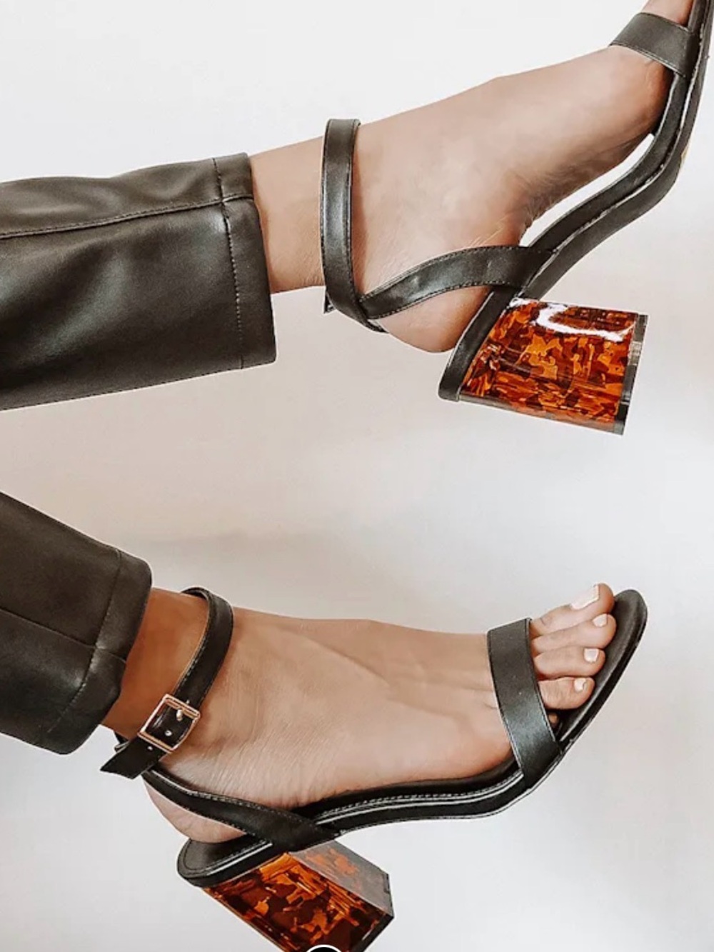 NWOT Lulu's Black Saylee Ankle Strap Sandal Amberww Tortoiseshell Block Heel 8 - Picture 3 of 9